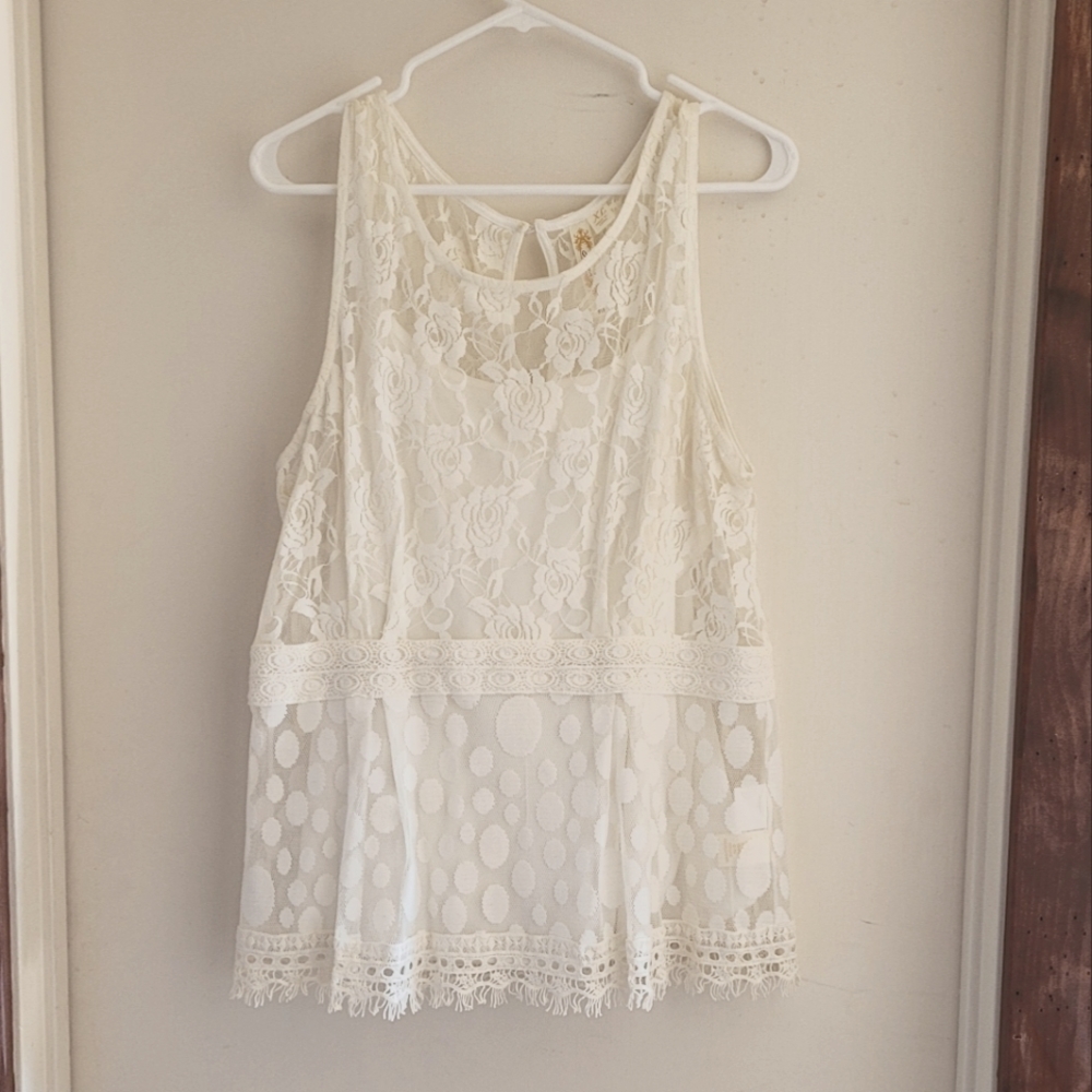 Beautiful Adiva Sleeveless Lace Top